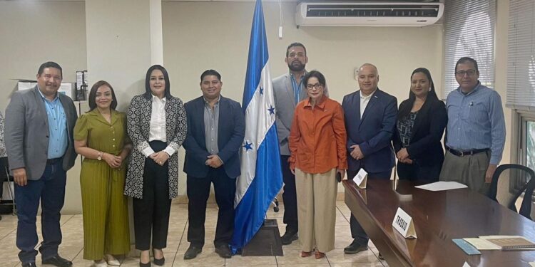 El Doctor Alex Santos Moreno ratificado como Director del PANI