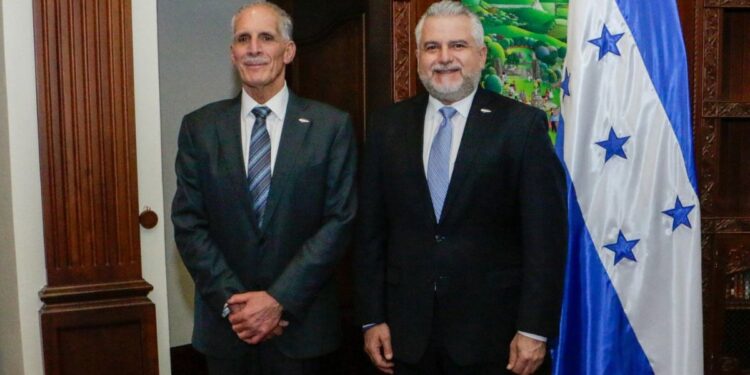Yaudet Burbara juramentado como ministro de Desarrollo del Sector Logístico
