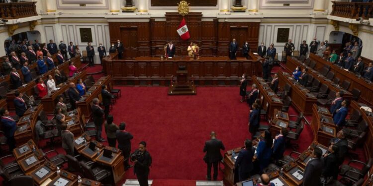 Cuatro congresistas buscan la Presidencia de Perú tras destitución de José Jerí