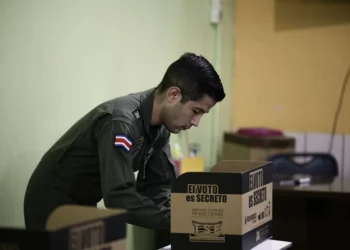 Costa Rica vota para elegir presidente tras una campaña marcada por el tema de inseguridad