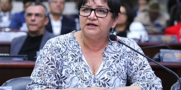 ¡Le salió guaya! Trasciende que dejan sin valor y efecto el autonombramiento que se “recetó” Carla Paredes antes de abandonar el cargo