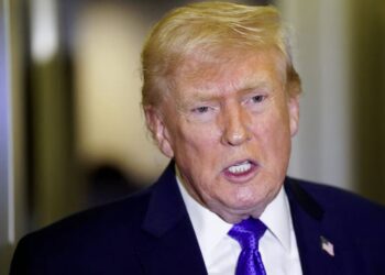 Trump dijo que en diez días se definirá si hay acuerdo nuclear con Irán y advirtió: “Puede que tenga que ir un paso más allá”