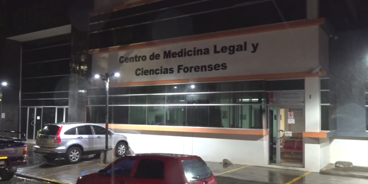¡Horroroso! Hombre intentó violar y termina asesinando a una mujer y luego hiere de gravedad al hijo de la víctima