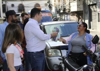 Alcalde capitalino y vendedores acuerdan un ordenamiento en el centro histórico