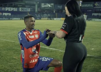 Hace tres días anunció que se casaba y hoy confirma que rompió con su pareja