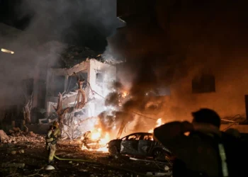 Más de 20 heridos por un ataque con misiles cerca de Tel Aviv, según las autoridades israelíes