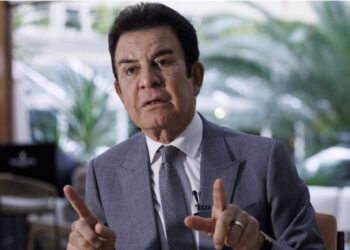 Salvador Nasralla critica la licencia que se les otorgará a las consejeras del CNE: “Es una chanchada”