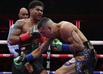 ¡Dolorosa derrota! Shakur Stevenson domina a Teófimo López y se convierte en campeón de peso superligero