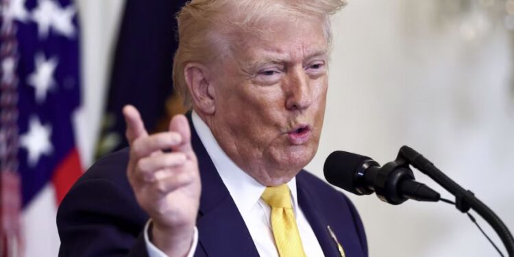Donald Trump ordenó desclasificar los archivos gubernamentales relacionados con ovnis y vida extraterrestre