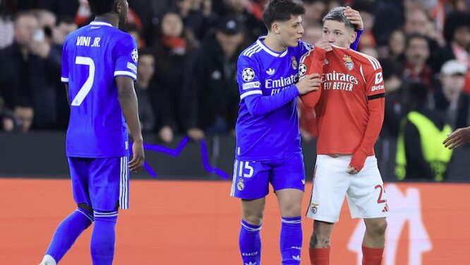 Todas las versiones tras la denuncia por racismo de Vinícius al argentino Prestianni: la postura de Mourinho