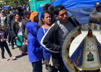 ¡Previo a la Alborada! Miles de feligreses llegan a visitar a La Patrona de Honduras