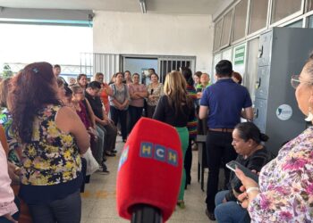 ¡Protesta! En paro de labores los empleados de Honducor por falta de pago
