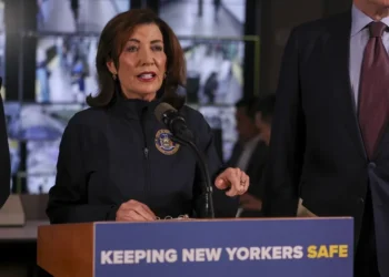 La gobernadora de Nueva York pide a la Casa Blanca un alto a las redadas «agresivas e ilegales»