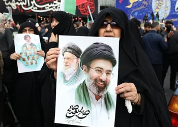 Estados Unidos afirma que el nuevo líder supremo iraní está herido y «probablemente desfigurado» tras los ataques
