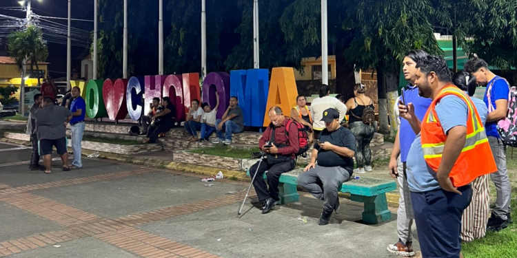 Inversionistas de Koriun salen en caravana desde Choloma hasta Támara para recibir al gerente Iván Velásquez