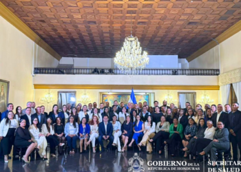 Presidente Asfura juramenta nuevos directores de hospitales, jefes regionales de salud y gerentes administrativos