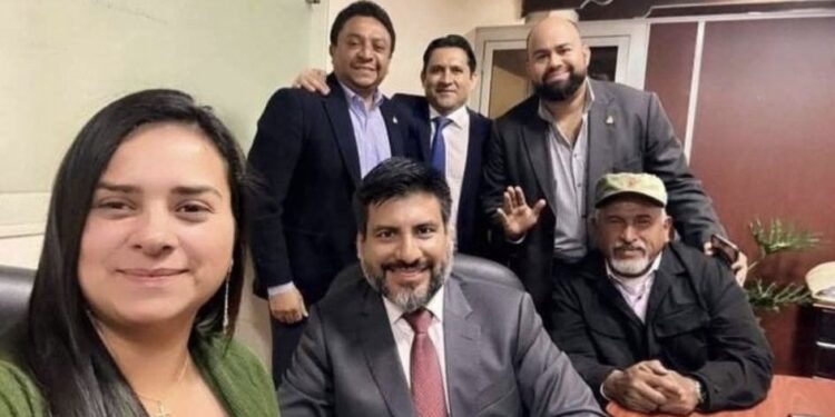 “Son escenarios diferentes”, esto responde el fiscal suspendido ante “selectividad” de la justicia en caso de Generales y el “Chequesol”