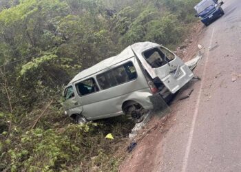¡Pudo ser tragedia! Siete pasajeros heridos tras volcamiento en Santa Bárbara