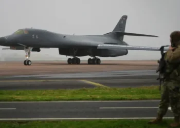 Llega a Inglaterra el primer bombardero estadounidense para la guerra en Irán