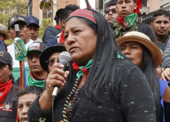 La líder indígena colombiana Aída Quilcué será la compañera de fórmula del izquierdista Iván Cepeda