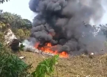 Un avión militar Hércules con 125 personas se accidenta en el sur de Colombia: hay 83 sobrevivientes