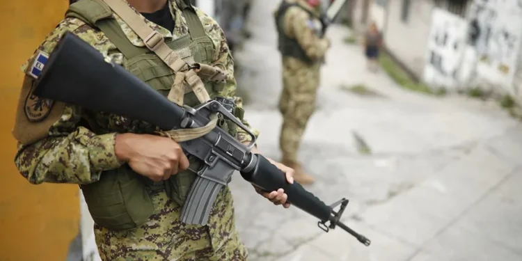 Un informe advierte de crímenes de lesa humanidad bajo el régimen de excepción en El Salvador