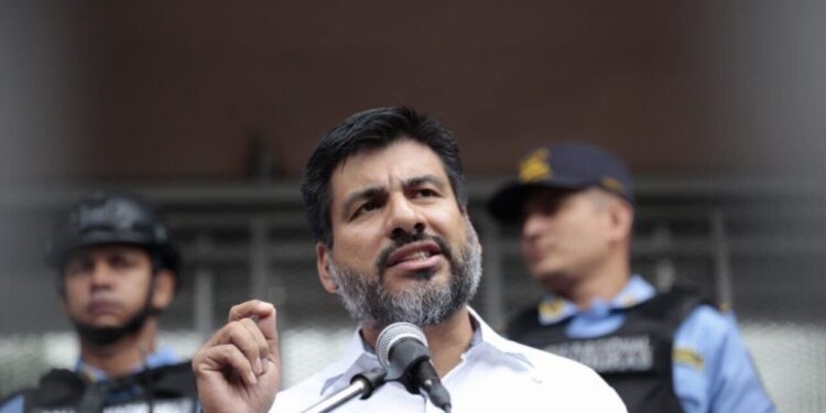 Suspendido Johel Zelaya convocado para el próximo martes en el Congreso Nacional: “Recibo el inicio del juicio político en mi contra con serenidad”