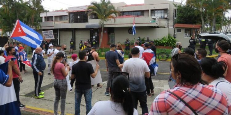 Costa Rica anuncia cierre de su embajada en Cuba y pide salida de diplomáticos cubanos