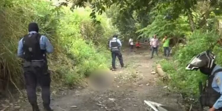 ¡Otro crimen! “Por robar motos”: el rótulo que dejaron sobre el cuerpo de un joven en La Lima