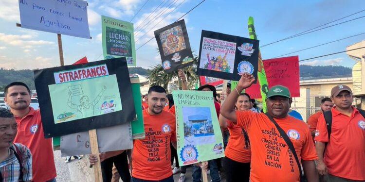 En Choloma: Sindicatos de maquilas se movilizan rechazando “Ley de Empleo Parcial”
