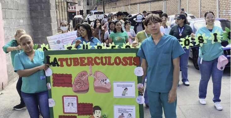 Jornada de concientización sobre la tuberculosis en la colonia 3 de Mayo