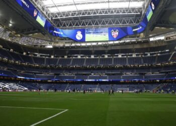 UEFA sanciona al Madrid con un cierre parcial por saludo nazi