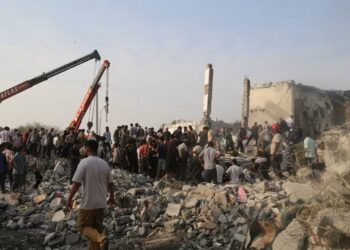 Aumenta a 118 el número de muertos en una escuela de niñas tras el ataque de EE.UU. e Israel