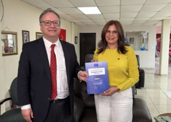 Partido Libre recibe informe de la MOE-UE que concluye que Nasry Asfura ganó las elecciones y NO hubo fraude
