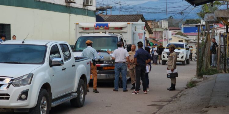 Encuentran sin vida a una persona dentro de un vehículo en el barrio San Miguel de Siguatepeque