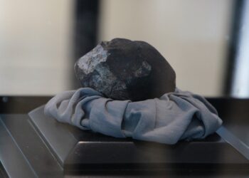 UNAH exhibe el Meteorito Comayagua, el primero confirmado que ha caído en suelo hondureño