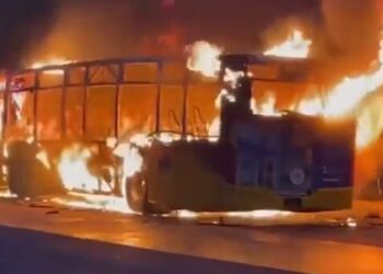 Seis muertos en un incendio intencionado en un autobús en el cantón suizo de Friburgo