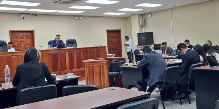 Programan para el lunes 23 de marzo la notificación de resolución de audiencia inicial por presunta comisión de 67 delitos de fraude en caso "Chequesol"