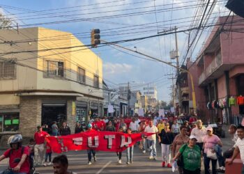 Sindicatos de trabajadores se dirigen a los bajos del Congreso Nacional con un “Rosario” de peticiones
