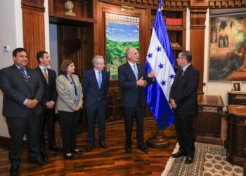 Gobierno de Honduras y DOLE impulsan alianza estratégica para convertir Puerto Castilla en un motor de crecimiento y empleo en el Caribe