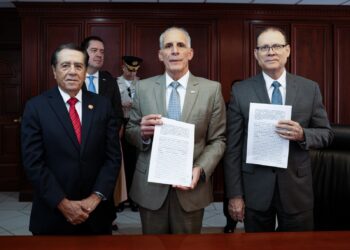 Gobierno de Nasry Asfura pone en marcha fideicomiso para medicamentos y más de 16 mil cirugías pendientes