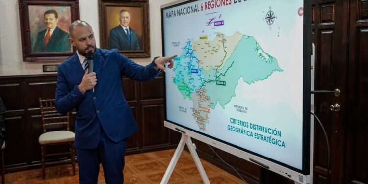 Ministro Aníbal Ehrler prevé que en dos meses finalice bacheo en Coyolito, Valle
