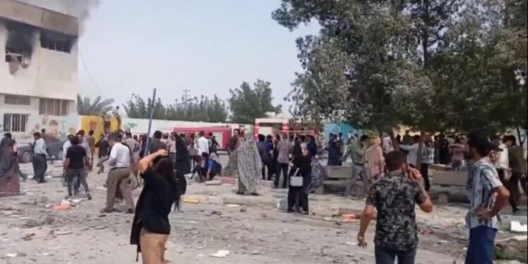 Al menos 153 estudiantes murieron en un ataque a una escuela de niñas en Irán, según informan medios estatales