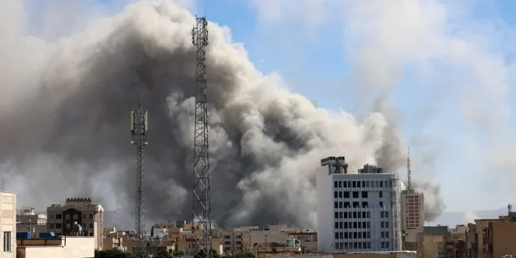 ONG iraní eleva a 742 los muertos y 971 heridos en Irán desde inicio de los ataques
