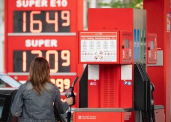 Conflicto en Medio Oriente dispara el precio de los combustibles en Europa