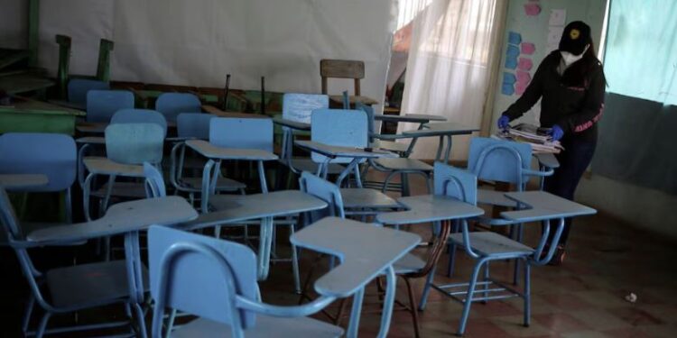 Más de 1.1 millones de niños y jóvenes están fuera del sistema educativo en Honduras