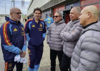 ¡Tirando rostro! Intercambio de alto nivel entre la FFH y la RFEF fortalece la gestión integral de selecciones
