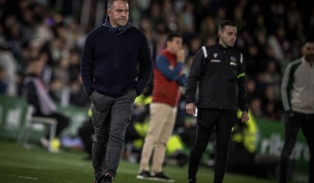 Hansi Flick se sincera y apuesta por lo ‘imposible’ para remontar al Atlético: “Nunca me he encontrado en esta situación”