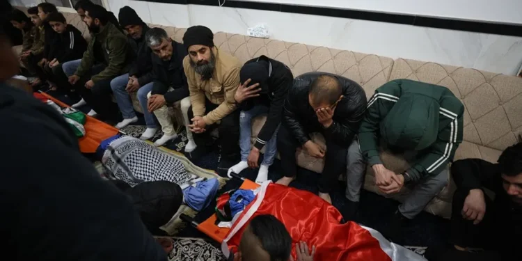 Fuerzas israelíes matan a cuatro miembros de una familia, dos niños, en Cisjordania