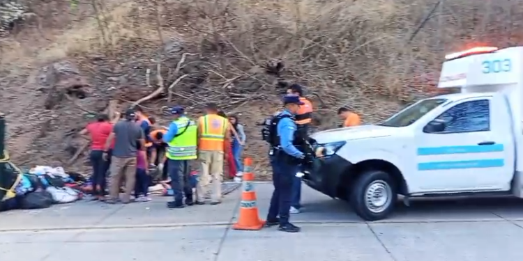 Una persona muerta y varias heridas deja accidente de tránsito en la carretera al sur del país, sector de cuesta de La Moramulca